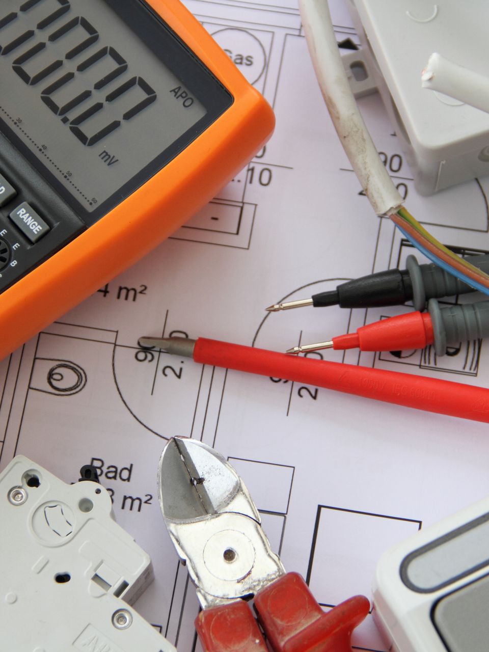 Diagnostic sécurité électrique au multimètre par JC DOUAY Electricité - Mesure précise d'isolement des circuits
