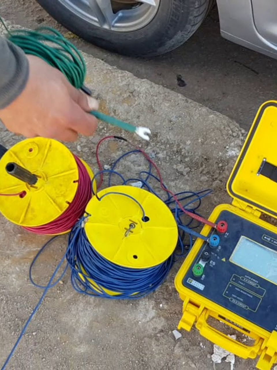 Mesure de résistance de terre par JC DOUAY Electricité - Contrôle qualité prise de terre conforme NF C 15-100